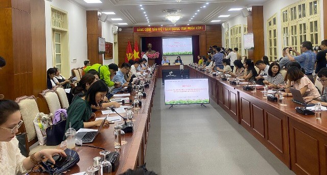 Họp báo giới thiệu về Chương trình.