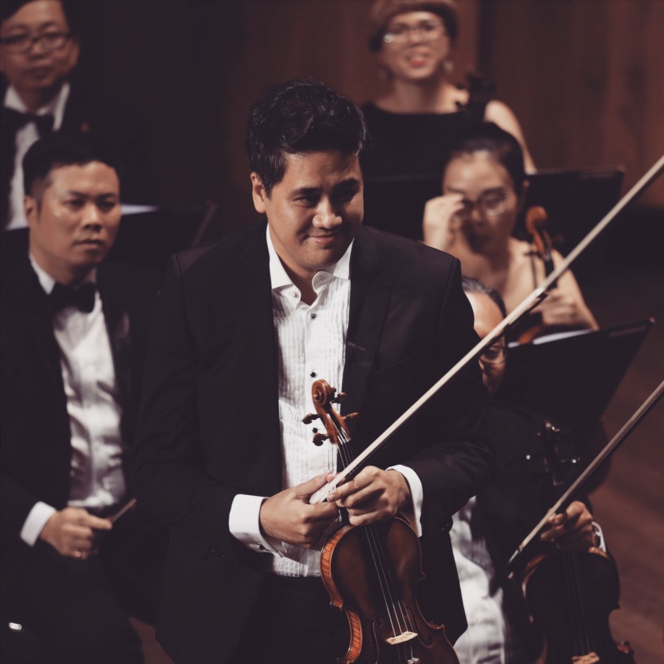 NSƯT Bùi Công Duy gửi đến công chúng tác phẩm Concerto đặc sắc. Ảnh: BTC