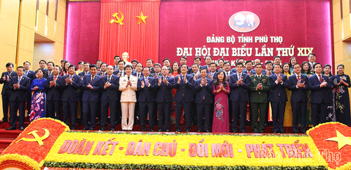 Ban Chấp hành Đảng bộ tỉnh khóa XIX, nhiệm kỳ 2020 - 2025 ra mắt Đại hội