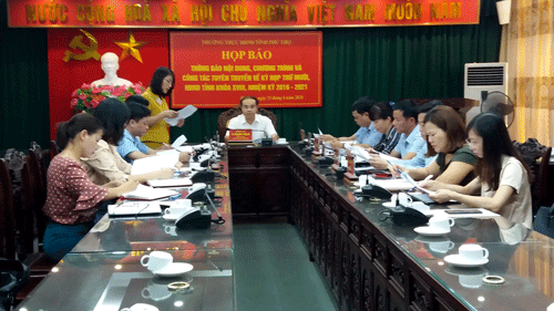 Đ/c Vi Mạnh Hùng – PCT HĐND tỉnh chủ trì buồi họp báo